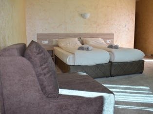 122174599946096984 2738051519315815683 n